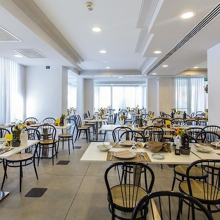 Hotel Amedeo Misano Adriatico Esterno foto