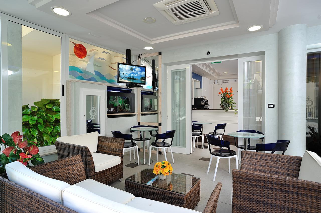 Hotel Amedeo Misano Adriatico Esterno foto